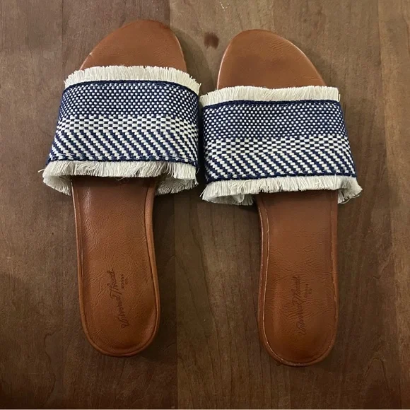 Universal Thread Blue Fringe Sandals - Picture 4 of 7